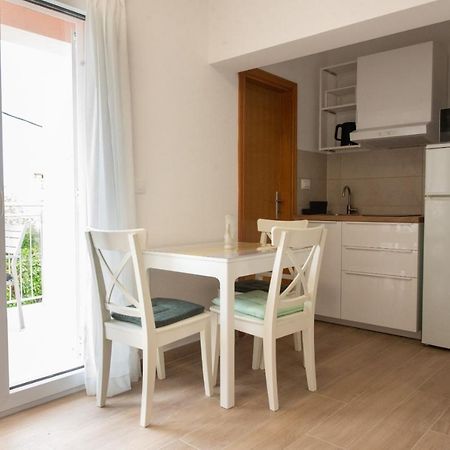 Charming Apartments Duce オミシュ エクステリア 写真